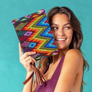Caya Clutches
