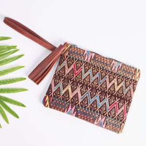 Caya Clutch Medium #0182